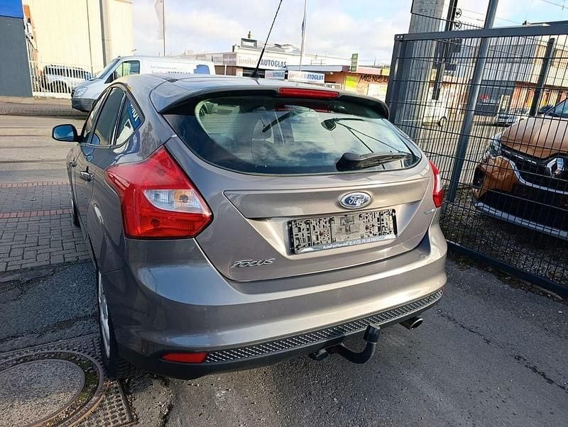 Gebraucht Ford Focus Trend 116 PS (85 kW) 2012 Braun Limousine