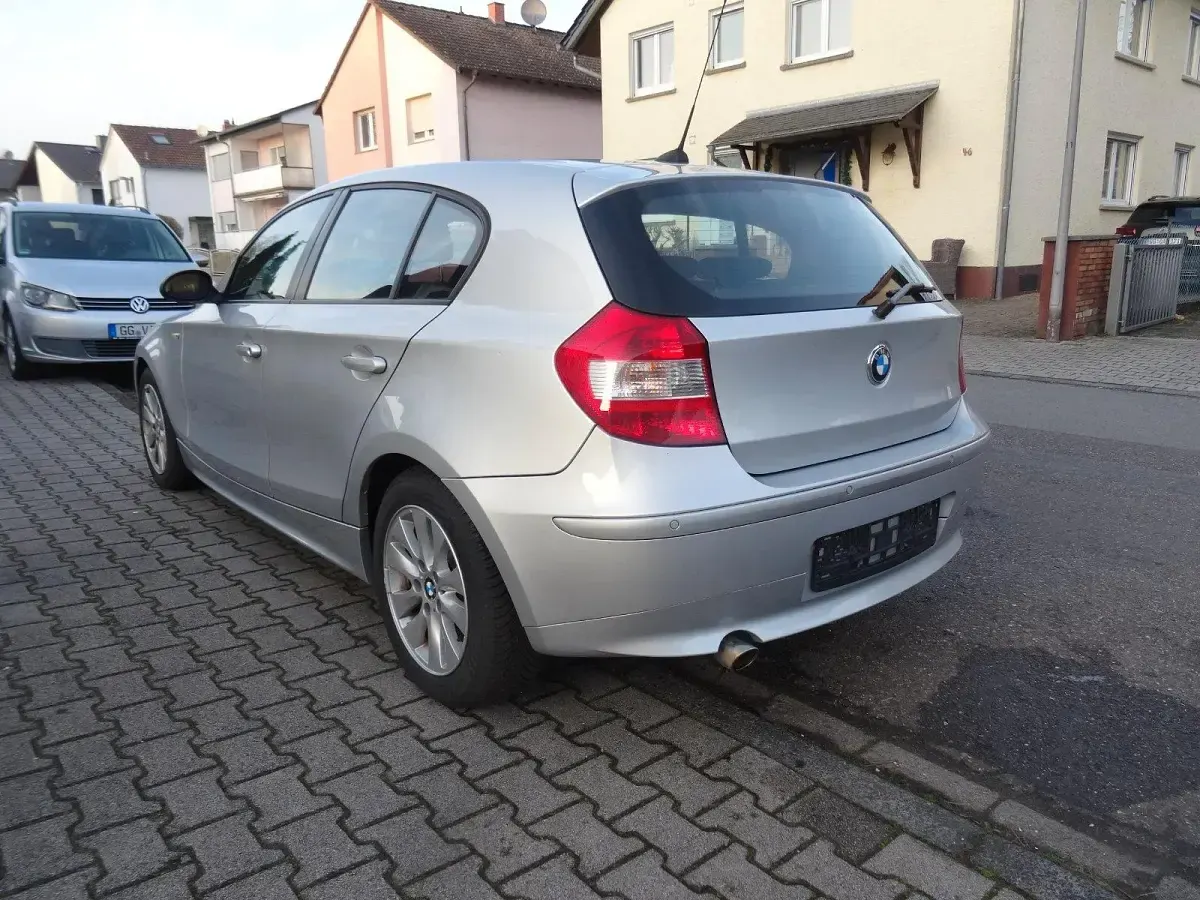 Gebraucht BMW 120 163 PS (119 kW) 2006 Silber Kleinwagen