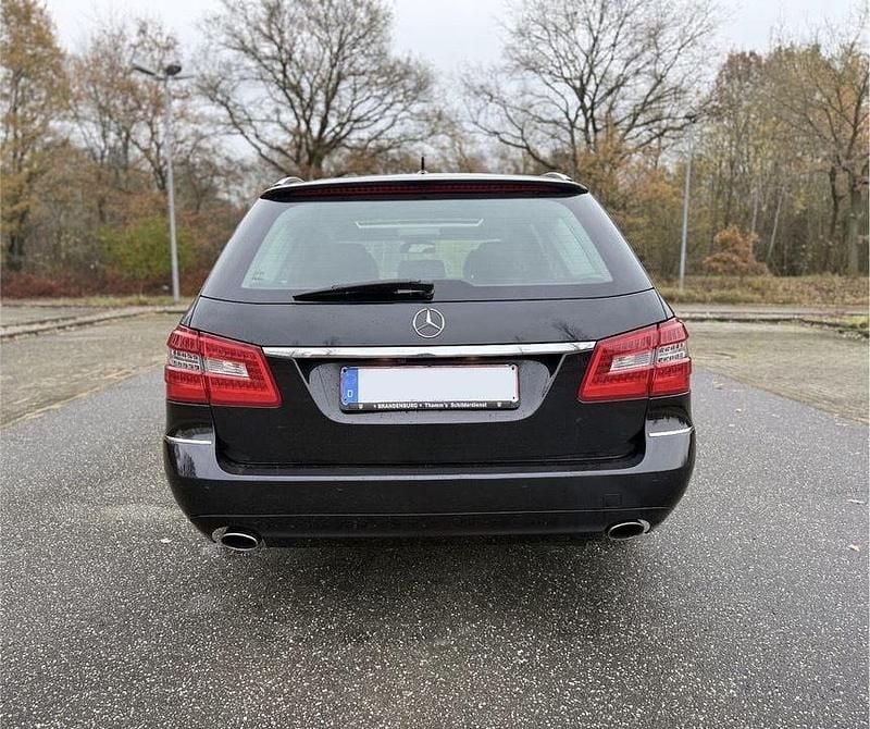 Gebraucht Mercedes E350 231 PS (169 kW) 2010 Schwarz Kombi