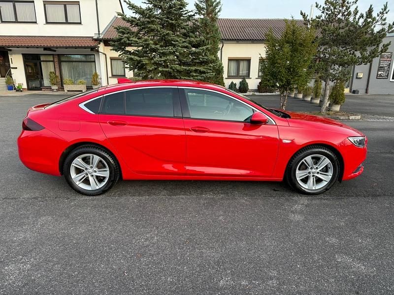 Rot Gebraucht 2017 Opel Insignia Sport Limousine | 9.900 € (Fairer Preis) - Bild 1/4