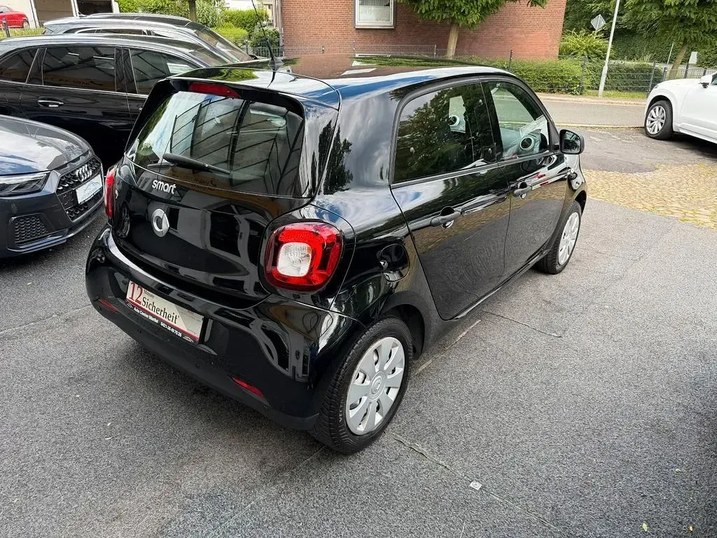 Gebraucht Smart ForFour 71 PS (52 kW) 2019 Schwarz Kleinwagen