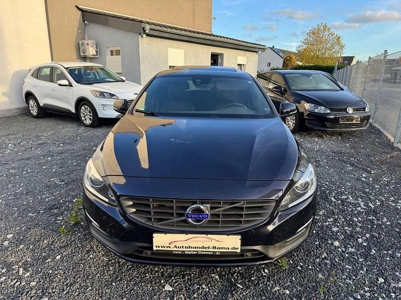 Gebraucht Volvo V60 Business Edition 190 PS (139 kW) 2016 Blau Kombi