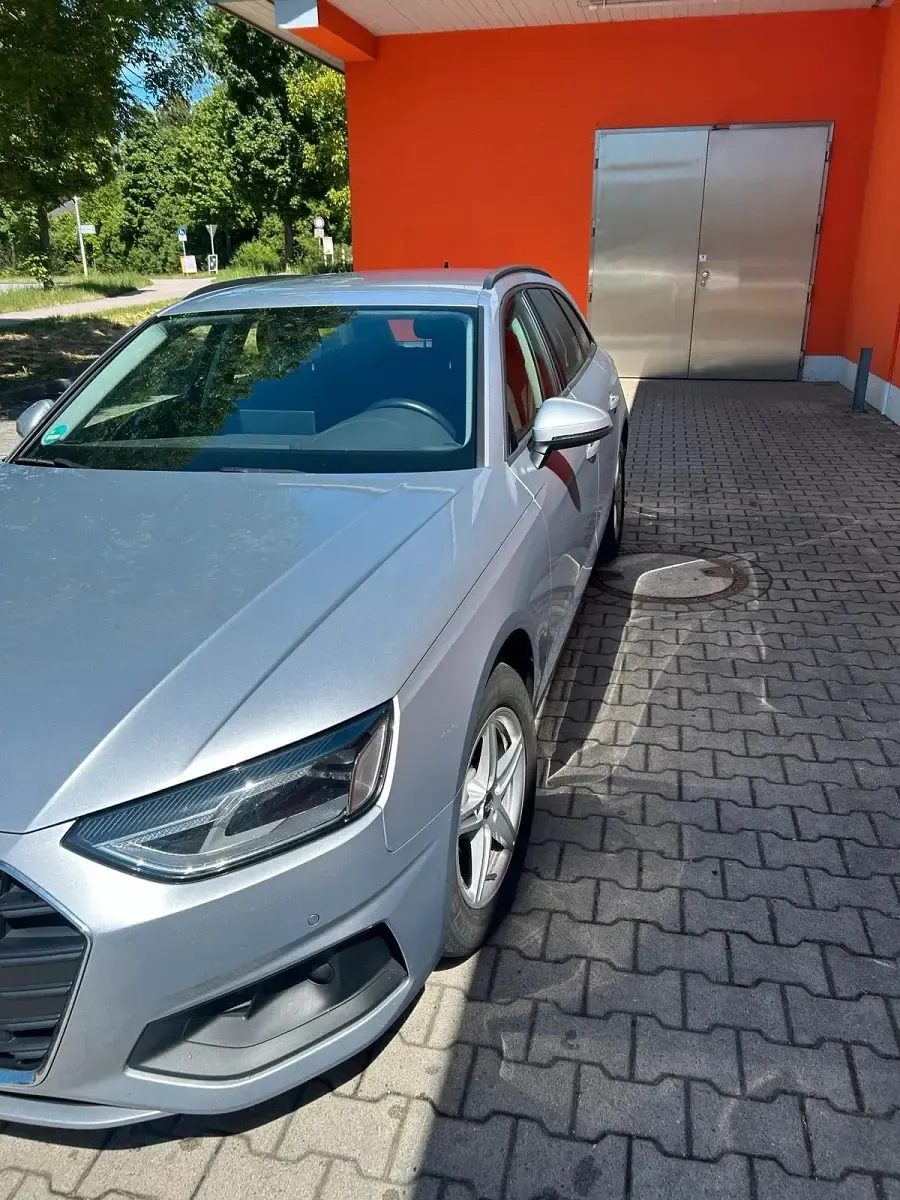 Używany Audi A4 Ambiente 163 KM (119 kW) 2020 Srebrny Kombi
