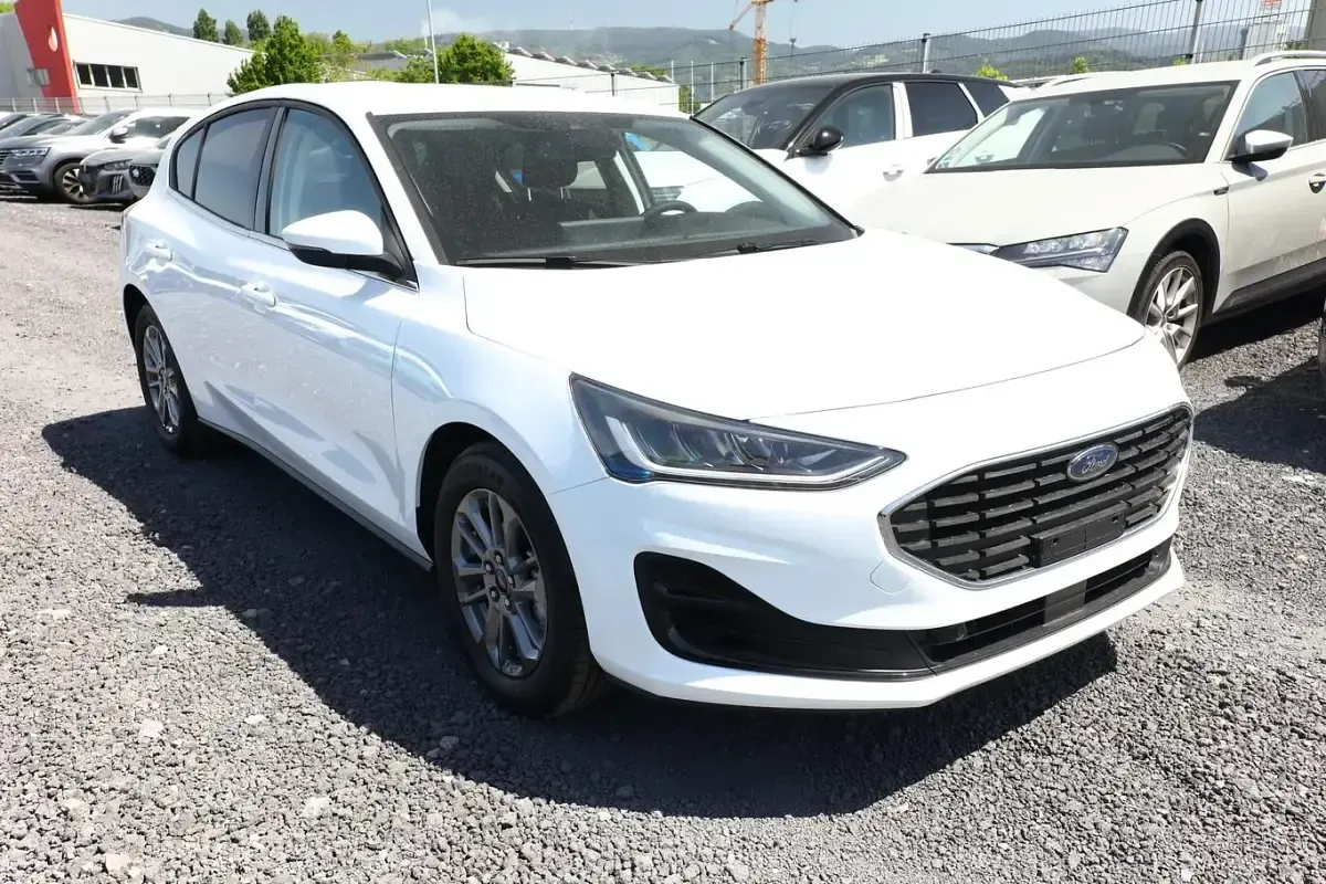 Neu Ford Focus Titanium X 125 PS (91 kW) 2026 Frozen white Limousine