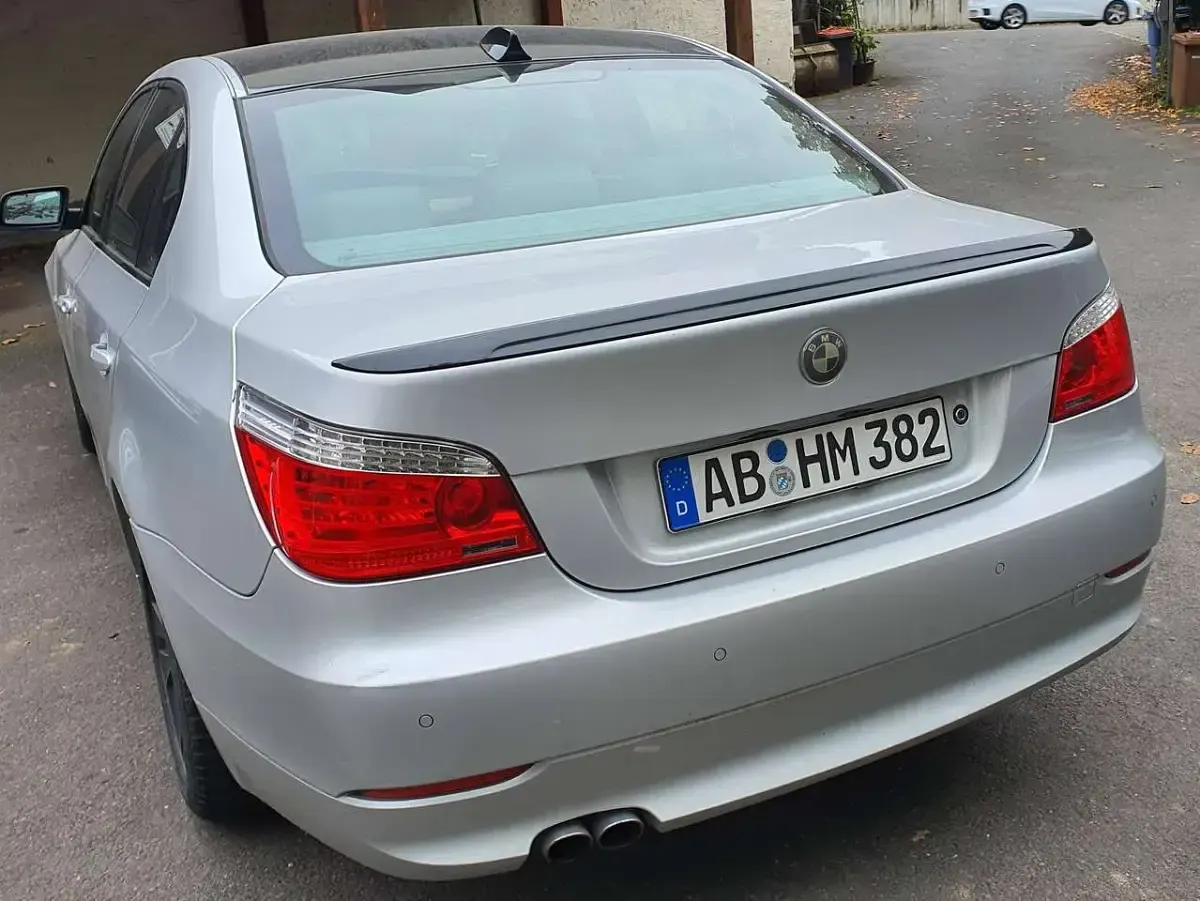 Gebraucht BMW 528 235 PS (172 kW) 2008 Silber Limousine