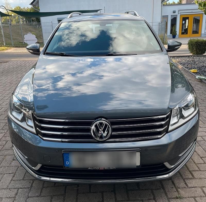 Grau Gebraucht 2013 VW Passat Comfortline Kombi | 10.900 € (Fairer Preis) - Bild 1/4