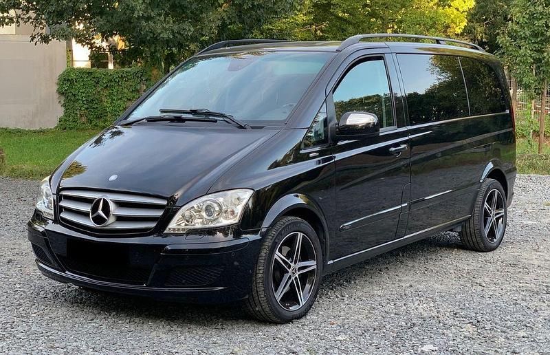 Schwarz Gebraucht 2011 Mercedes Viano Van / Kleinbus | 13.900 € (Guter Preis) - Bild 1/4