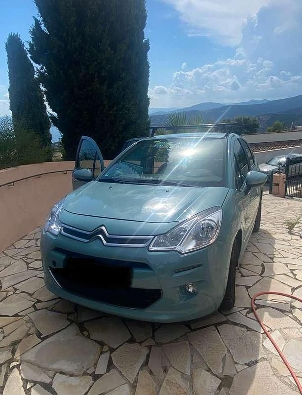 Gebraucht Citroën C3 SELECTION 82 PS (60 kW) 2016 Blau Kleinwagen