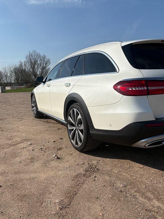 Gebraucht Mercedes E220 All-Terrain 194 PS (142 kW) 2017 Weiß Kombi