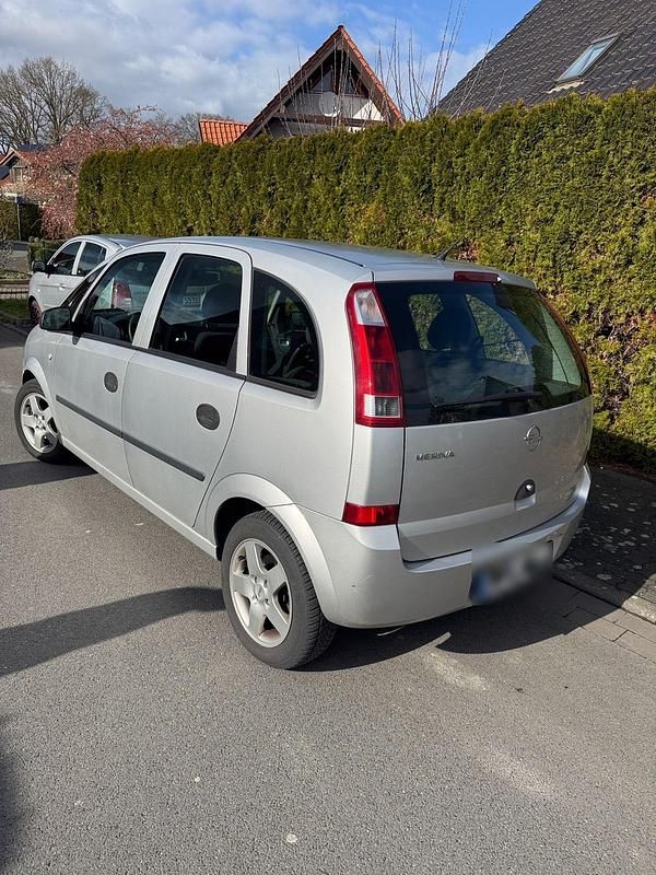 Gebraucht Opel Meriva 100 PS (73 kW) 2003 Silber Van / Kleinbus