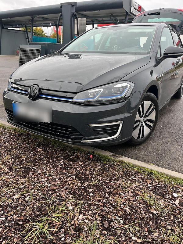 Grau Gebraucht 2020 VW e-Golf Kleinwagen | 14.449 € (Fairer Preis) - Bild 1/4