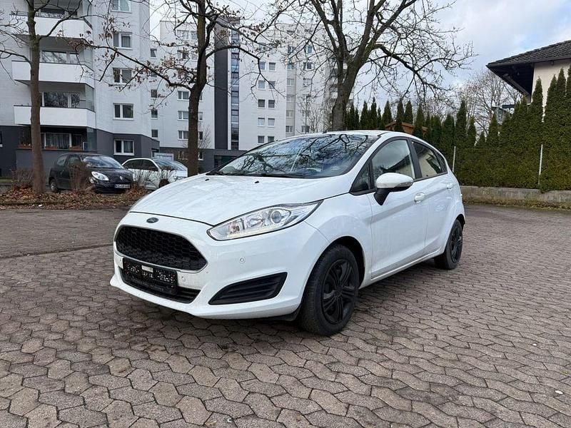 Gebraucht Ford Fiesta Titanium 101 PS (74 kW) 2017 Weiß Limousine