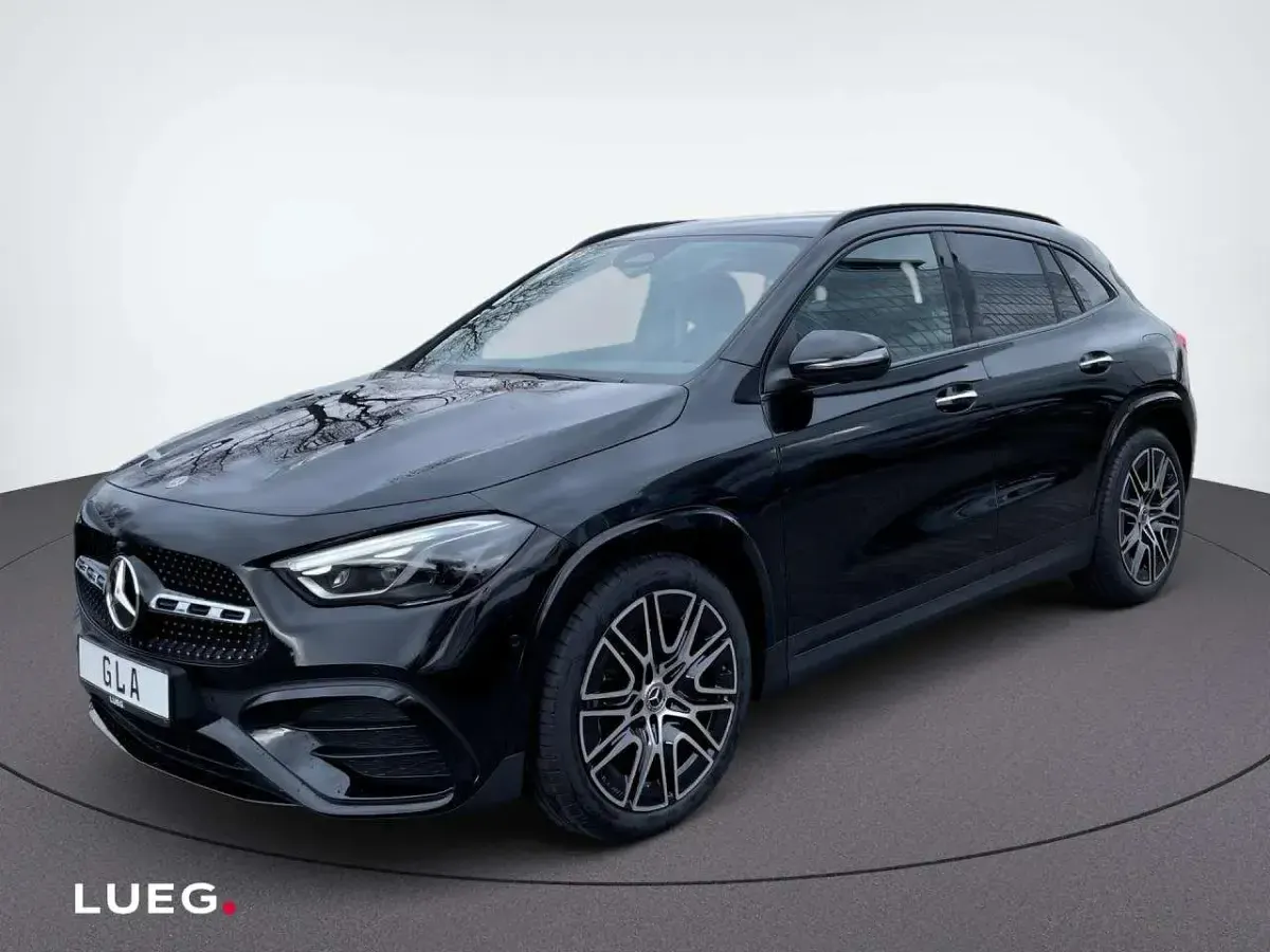 Gebraucht Mercedes GLA180 Night 136 PS (100 kW) 2026 Schwarz SUV