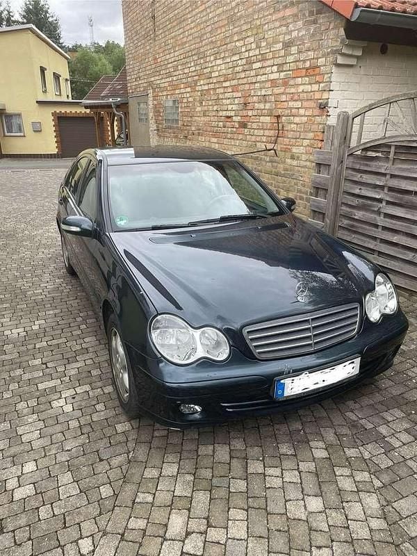 Schwarz Gebraucht 2004 Mercedes C180 Limousine | 3.800 € (Guter Preis) - Bild 1/4