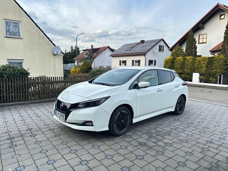 Gebraucht Nissan Leaf N-Connecta 110 kW (150 PS) 2022 Weiß Kleinwagen