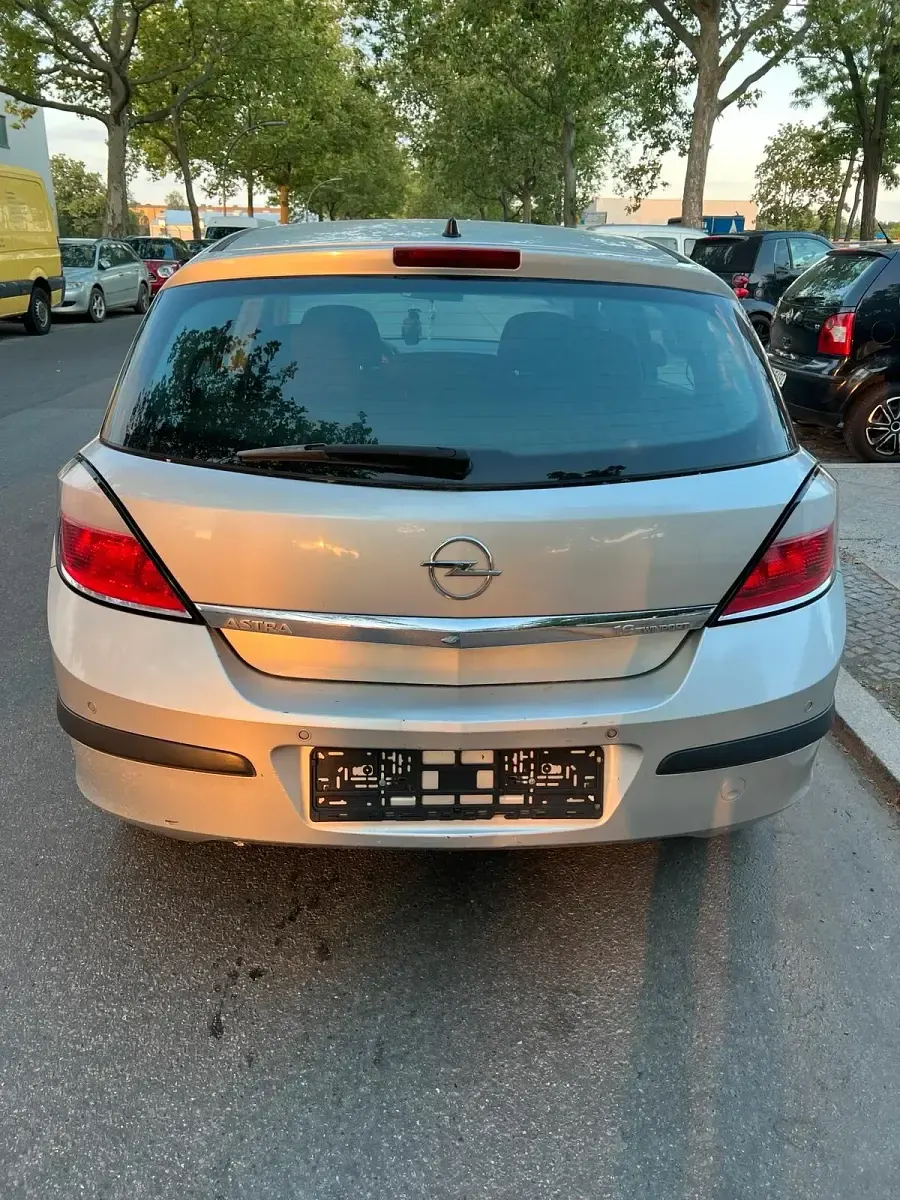 Gebraucht Opel Astra 105 PS (77 kW) 2004 Silber Limousine