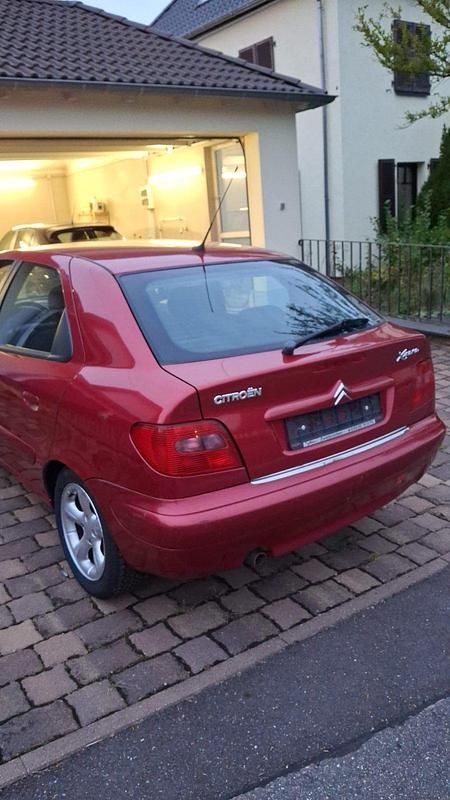 Gebraucht Citroën Xsara 109 PS (80 kW) 2003 Rot Limousine