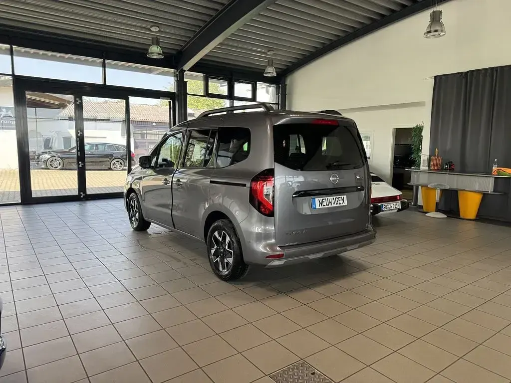 Neu Nissan Townstar Tekna 131 PS (96 kW) 2026 Grau Van / Kleinbus