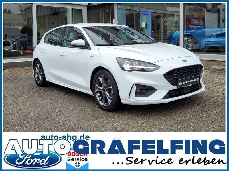 Weiß Gebraucht 2019 Ford Focus ST-Line Limousine | 15.890 € (Fairer Preis) - Bild 1/4