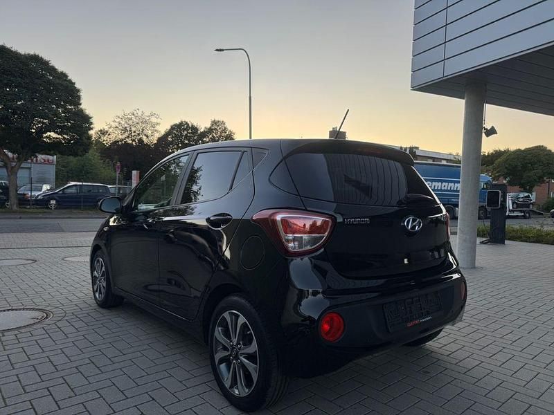 Gebraucht Hyundai i10 YES! 67 PS (49 kW) 2018 Schwarz Kleinwagen
