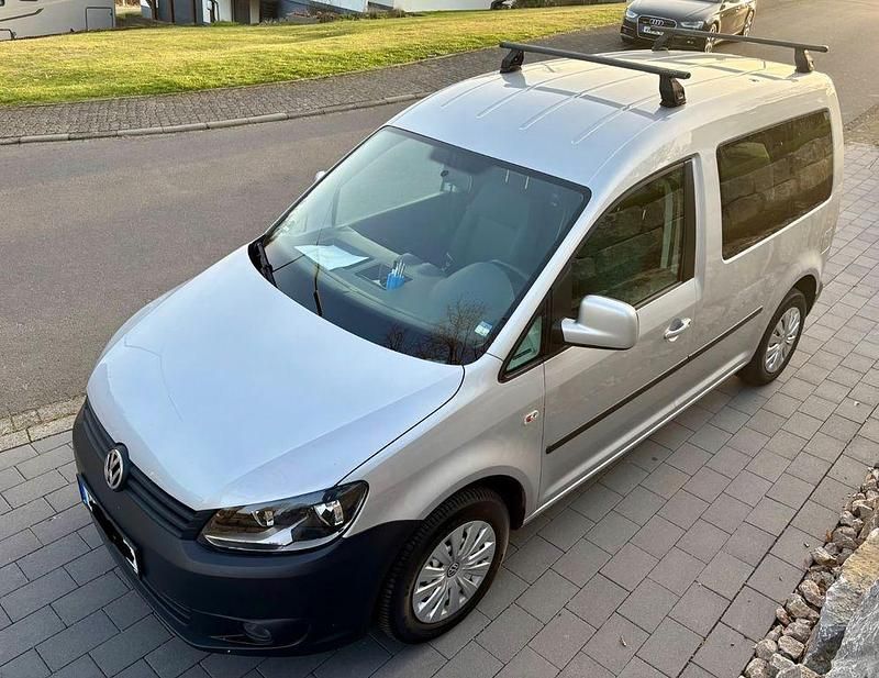 Gebraucht VW Caddy 102 PS (75 kW) 2014 Silber Van / Kleinbus