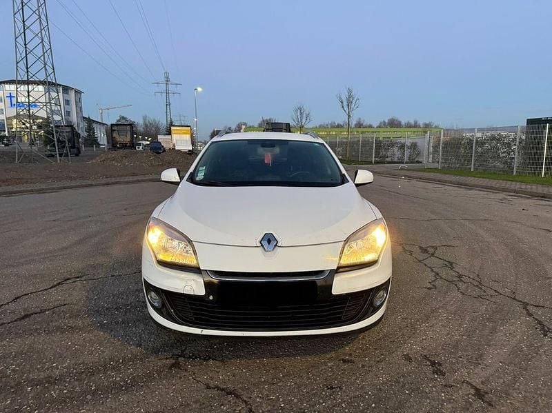 Gebraucht Renault Mégane III Expression 110 PS (80 kW) 2012 Weiß Limousine