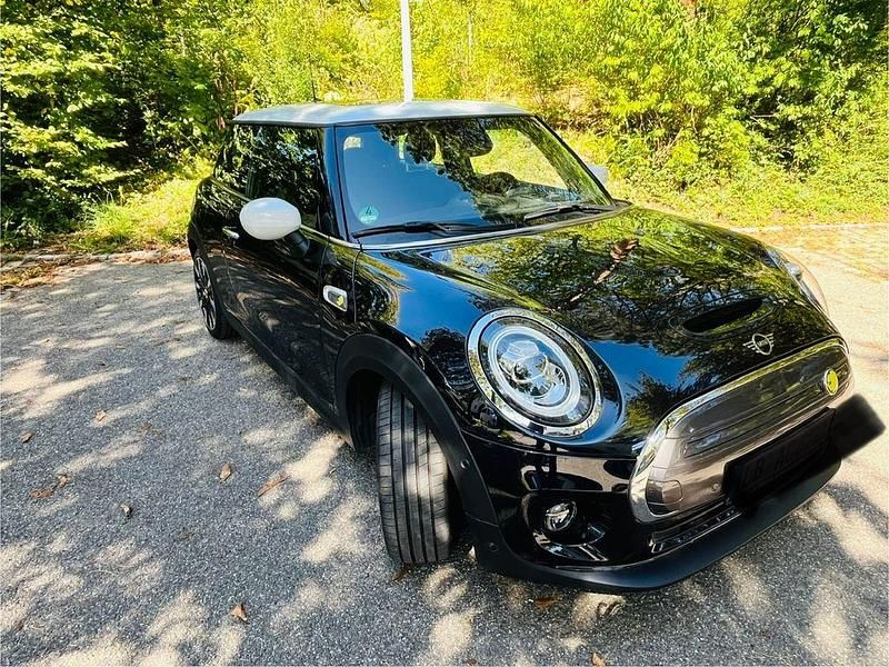 Schwarz Gebraucht 2020 Mini Cooper SE Kleinwagen | 17.500 € (Fairer Preis) - Bild 1/4