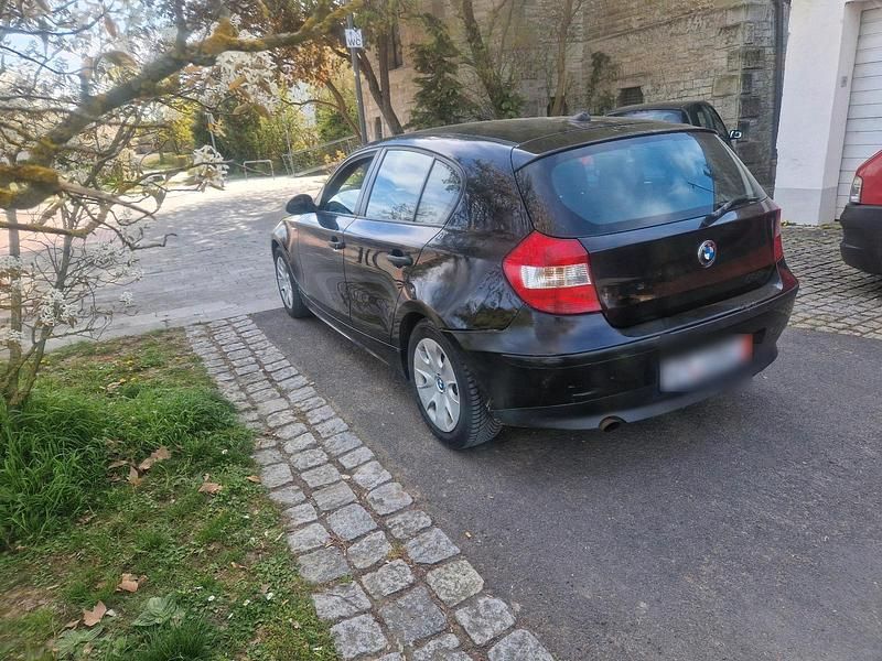 Gebraucht BMW 116 105 PS (77 kW) 2006 Schwarz Kleinwagen