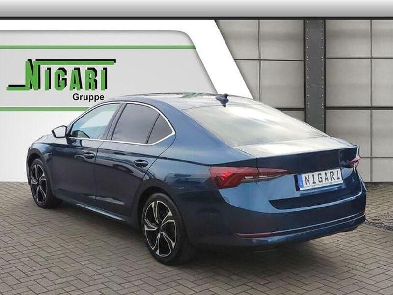 Usado Skoda Octavia First Edition 150 HP (110 kW) 2020 Azul Sedan