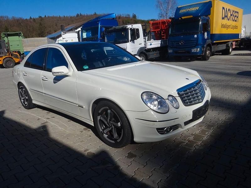 Gebraucht Mercedes E300 211 PS (155 kW) 2009 Weiß Limousine