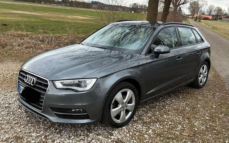 Gebraucht Audi A3 Ambiente 110 PS (80 kW) 2015 Grau Limousine