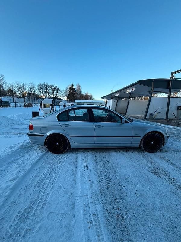 Gebraucht BMW 320 150 PS (110 kW) 1999 Silber Limousine