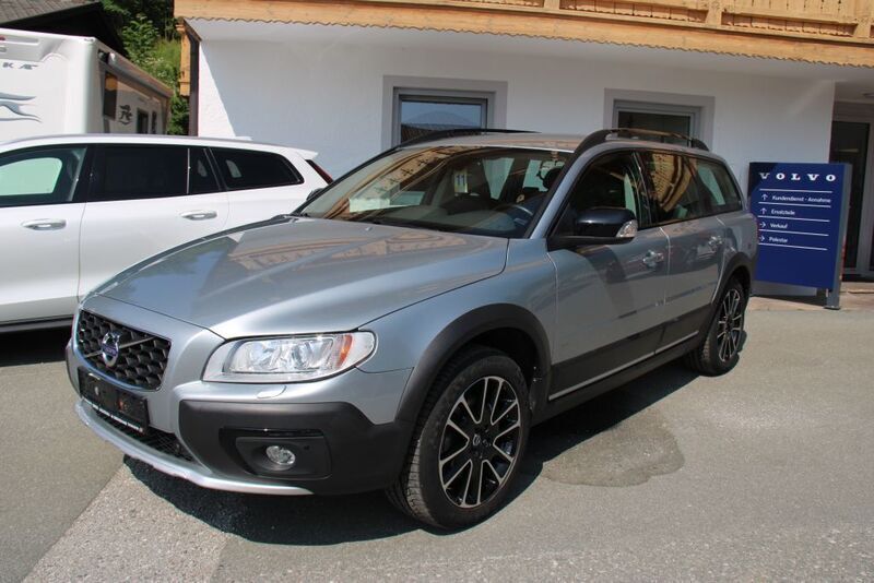 Silber Gebraucht 2015 Volvo XC70 Momentum SUV | 17.500 € (Guter Preis) - Bild 1/4