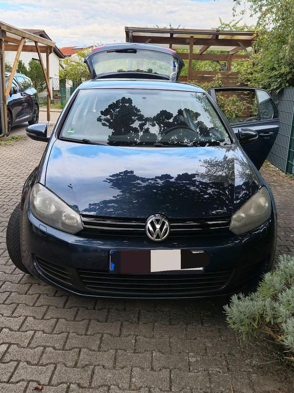 Blau Gebraucht 2013 VW Golf VII Trendline Limousine | 4.600 € (Superpreis) - Bild 1/4