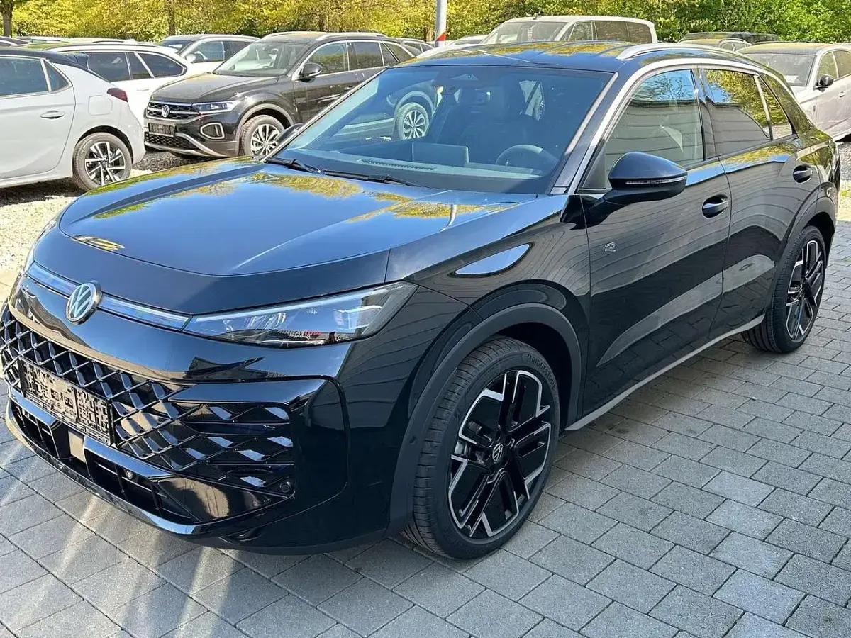 Neu VW T-Roc R-line 150 PS (110 kW) 2026 Grenadillschwarz metallic SUV