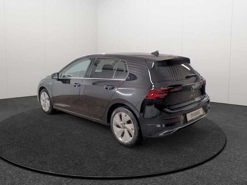 Gebraucht VW Golf VII Style 150 PS (110 kW) 2021 Deep black Kleinwagen