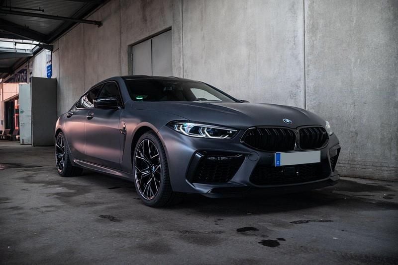 Grau Gebraucht 2022 BMW M8 Competition Edition Coupé | 98.499 € (Fairer Preis) - Bild 1/4