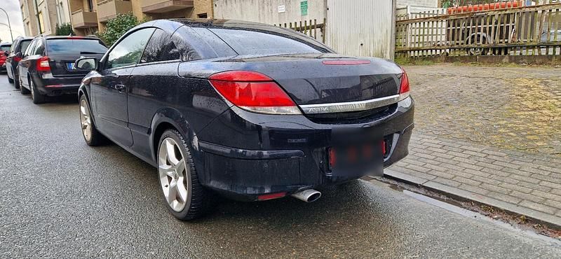 Gebraucht Opel Astra Cabriolet 140 PS (102 kW) 2008 Schwarz Cabrio