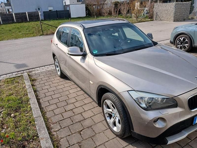 Gebraucht BMW X1 143 PS (105 kW) 2010 Gold SUV