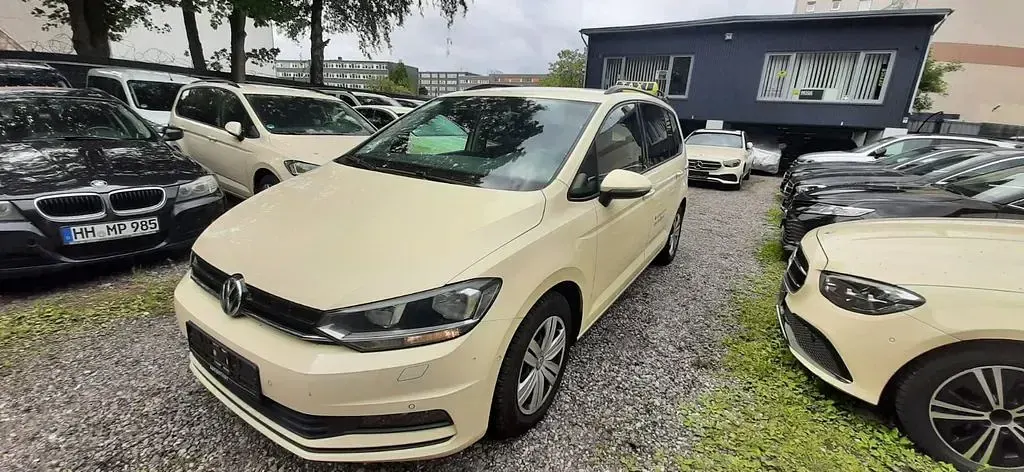 Gebraucht VW Touran 116 PS (85 kW) 2019 Beige Van / Kleinbus