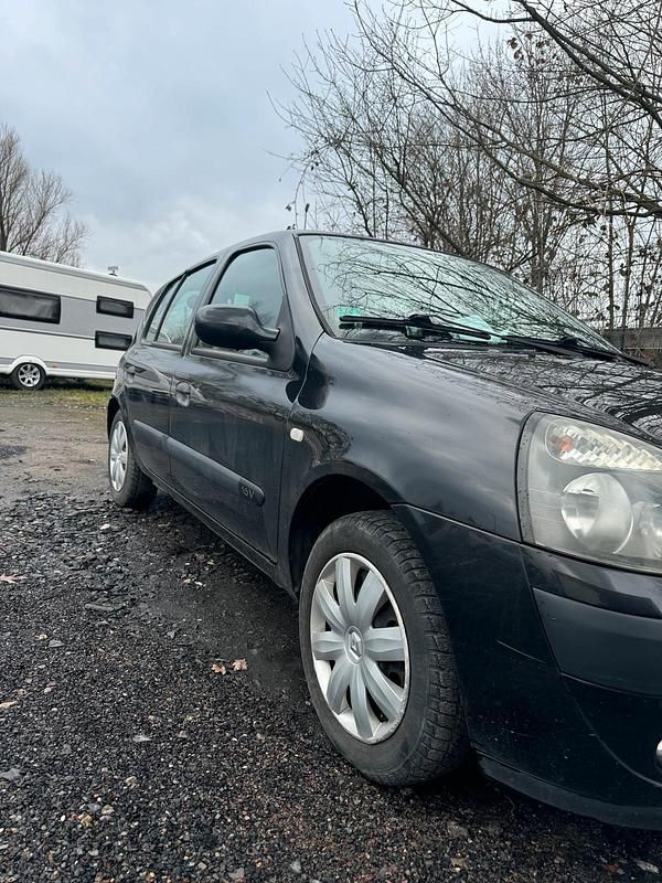 Gebraucht Renault Clio II 75 PS (55 kW) 2003 Schwarz Kleinwagen