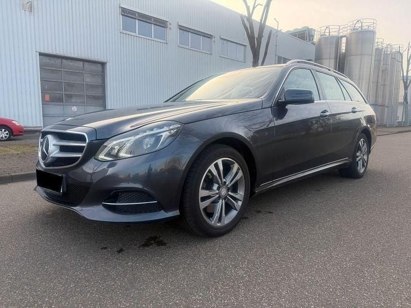 Gebraucht Mercedes E350 258 PS (189 kW) 2015 Grau Kombi