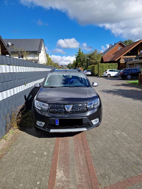 Schwarz Gebraucht 2021 Dacia Sandero Prestige Kleinwagen | 10.600 € (Superpreis) - Bild 1/4
