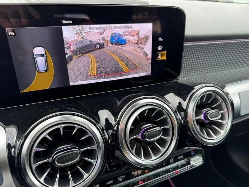 Gebraucht Mercedes GLB200 150 PS (110 kW) 2023 Weiß SUV