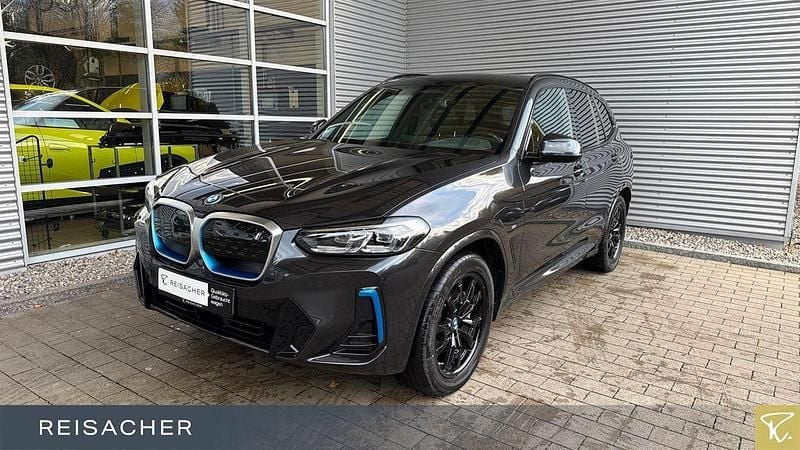 Gebraucht BMW iX3 Shadowline 210 kW (286 PS) 2022 Sophistograu brillanteffekt SUV