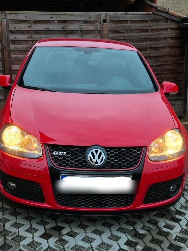 Rot Gebraucht 2005 VW Golf IV GTI Kleinwagen | 6.200 € (Etwas zu teuer) - Bild 1/4