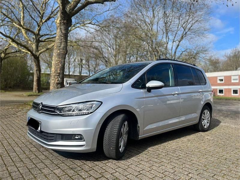 Gebraucht VW Touran 150 PS (110 kW) 2021 Grau Van / Kleinbus