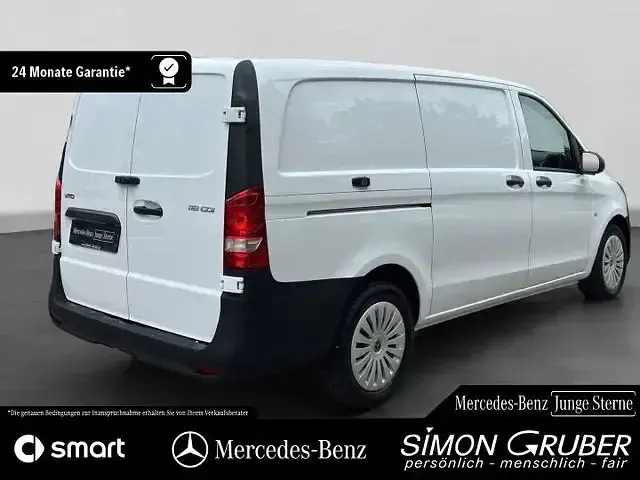 Gebraucht Mercedes Vito 163 PS (119 kW) 2024 Arktikweiß Van