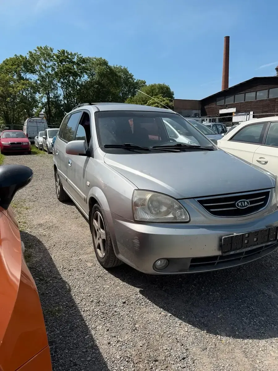 Gebraucht Kia Carens 113 PS (83 kW) 2006 Van / Kleinbus