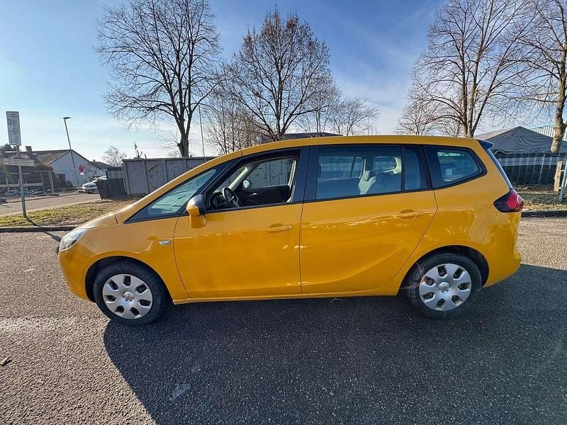 Gebraucht Opel Zafira Tourer Selection 120 PS (88 kW) 2016 Gelb Van / Kleinbus
